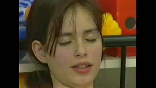 Sandra (Melanie) German teen masturbates