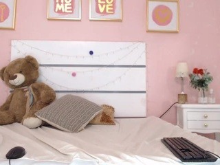 Leah Williams nude live sex video chat