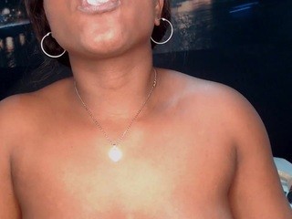 Manu Villa nude live sex video chat