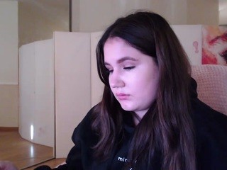 Sweet Milla nude live sex video chat