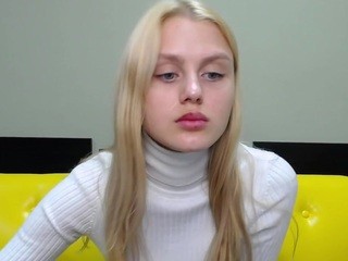 cinamonbrave nude live sex video chat