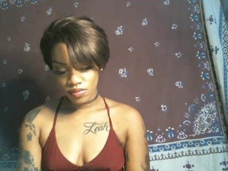 laylaluxxx nude live sex video chat