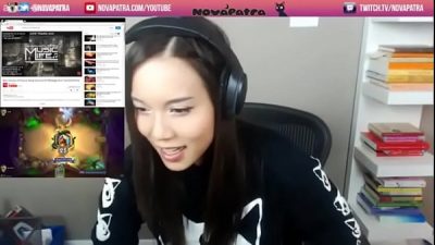 Streamer Novapatra se masturba