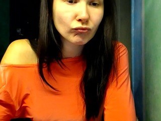 yummy-mummy nude live sex video chat
