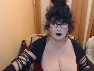 Miss Elvira nude live sex video chat