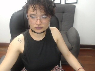 lucienn-moon nude live sex video chat