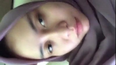 Jilbab Muslimah Masturbating