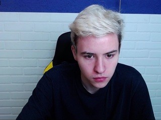 rayanguzman nude live sex video chat