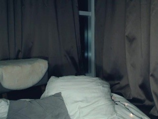 vikki-spanks nude live sex video chat