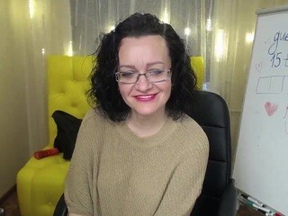 CloeHugs nude live sex video chat