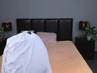 Laurika-Gandi nude live sex video chat