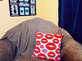 MilQueen nude live sex video chat