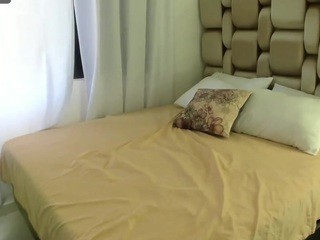 DAHIANNA-MONS nude live sex video chat