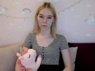 Litl-Mia nude live sex video chat