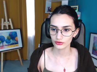 LovelyGiggi nude live sex video chat