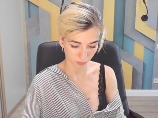 CamillaClarks nude live sex video chat