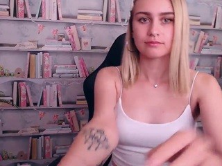 EffieJoy nude live sex video chat
