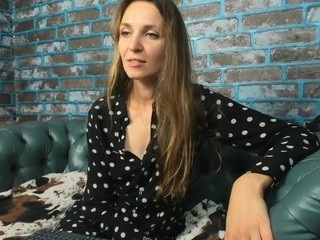 EmilyLarden nude live sex video chat