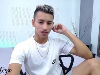 Max Montoya nude live sex video chat
