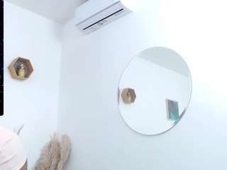 Maya-Lewis nude live sex video chat