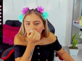Sarah-Small nude live sex video chat