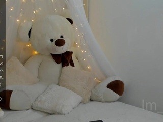 Eva, ♥ (M&S 6:30 am to 13:30 pm UT nude live sex video chat