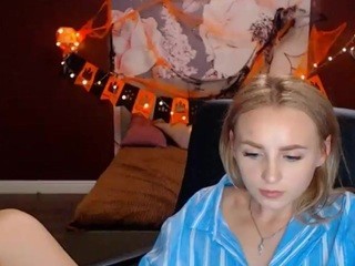 LilyHills nude live sex video chat