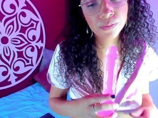 Kourtney-Brunette nude live sex video chat