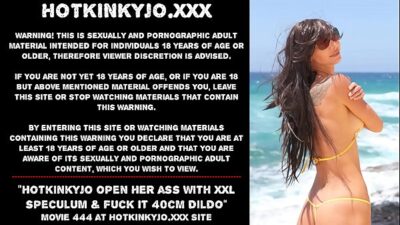 Hotkinkyjo open her ass with XXL speculum and fuck it 40cm deep with dildo