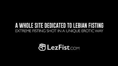Smoking hot lesbian babes fisting their way into heaven