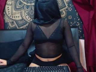 Amira-Muslim nude live sex video chat