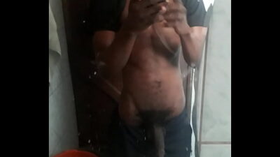 Grosse bite masturbation gabonais
