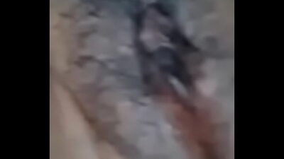Mary dandose dedo #2