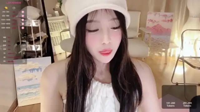 Doll–babe naked strip webcam for live sex video chat