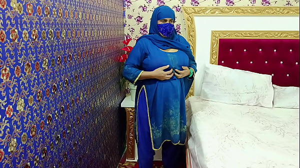 Huge Tits Pakistani Curvy Milf Masturbating