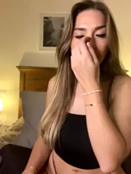 StracciaStella- naked strip webcam for live sex video chat