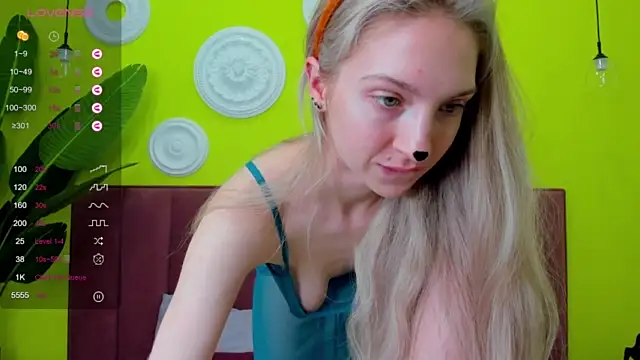Emilly_Hart naked strip webcam for live sex video chat