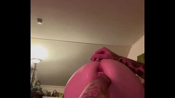 Fisting queen loves a hand in her pussy watch her squirt when I pull it out