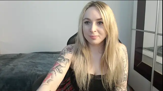 Mila-Sophie naked strip webcam for live sex video chat