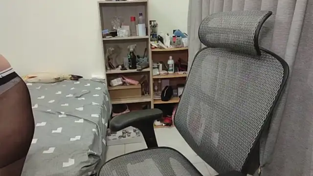 87wawa naked strip webcam for live sex video chat