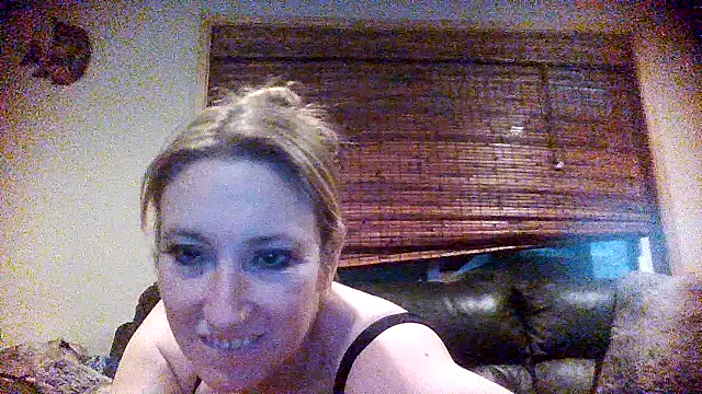 Lily_HornyHousewife naked strip webcam for live sex video chat