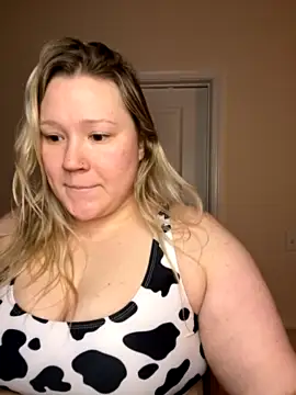PiggyRose naked strip webcam for live sex video chat