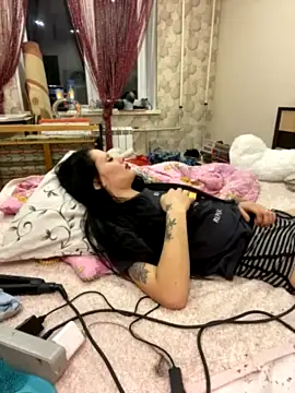 Tracey_Izzy naked strip webcam for live sex video chat