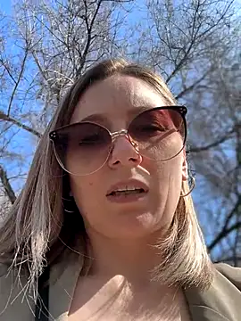 Crazy-Rosa naked strip webcam for live sex video chat