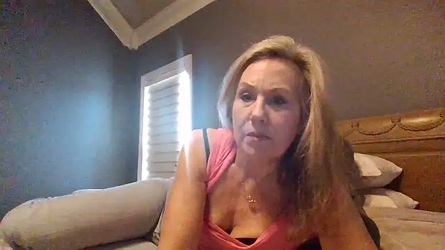 Lisaisluscious naked strip webcam for live sex video chat