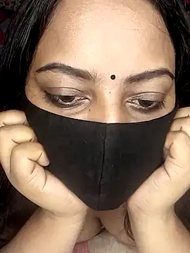 Sexy-mahe naked strip webcam for live sex video chat
