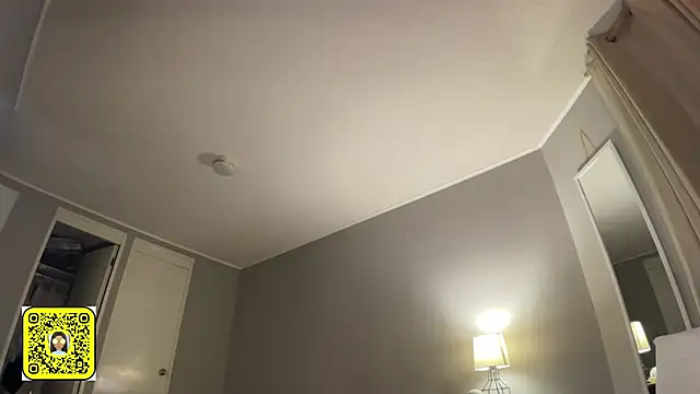 xSelena naked strip webcam for live sex video chat