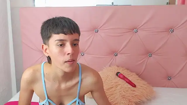 Ameliia_Ruizz naked strip webcam for live sex video chat