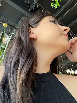 Chloe_in_public naked strip webcam for live sex video chat