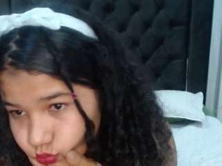 Emmaa-richh nude hot live sex chat